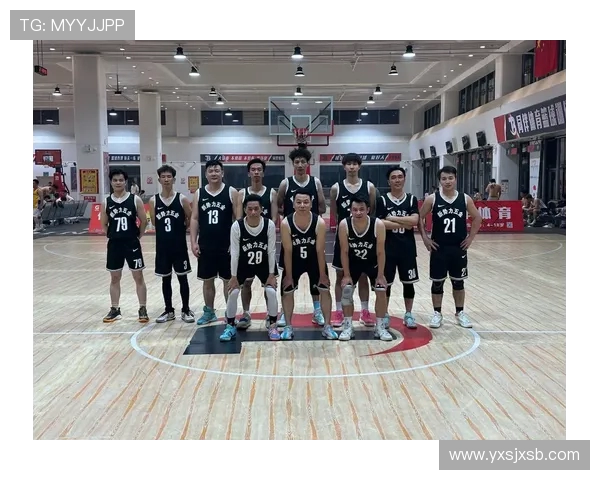 以篮球为纽带探索团队合作与青春激情的无限可能