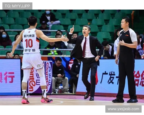 北京控股力克南京同曦 强强对决激烈争锋呈现精彩篮球对抗