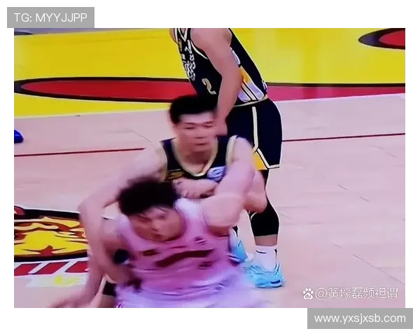 广州篮球队比赛经验引发热议球迷对战术选择和球员表现展开激烈讨论