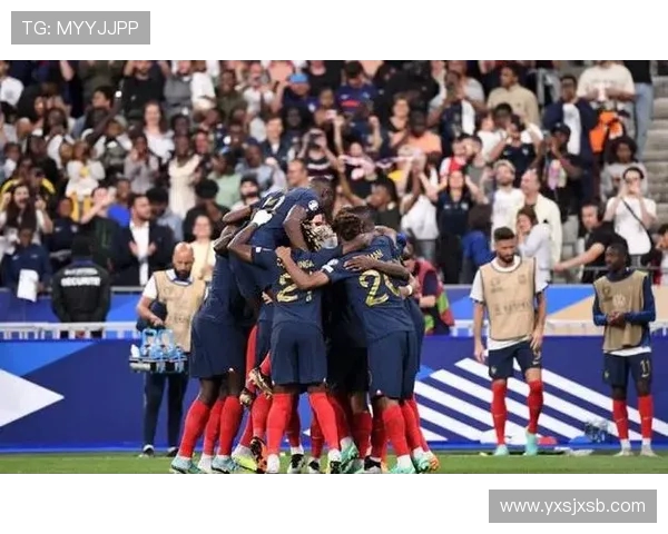 姆巴佩与科曼的对决谁能在赛场上笑到最后